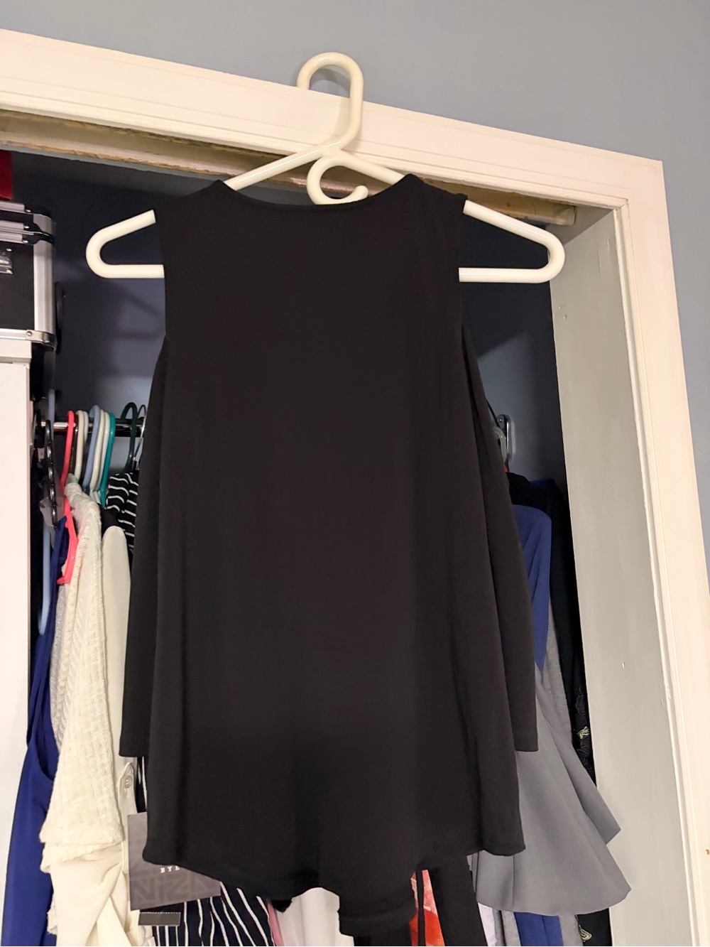 *BRAND NEW* IZ Byer Extra Small Black Cold Shoulder Lace-Up Black Women's Top - Picture 12 of 15